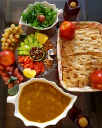 سفره افطاری برای همسر جان و کوثری