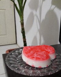 ژله شیر توت فرنگی?