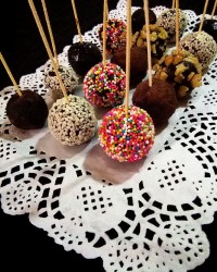 توپک های شکلاتی.