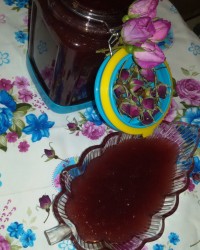 مربا گل محمدی