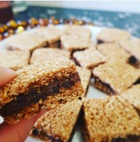 سمسمیه (دسر کنجد و خرما)