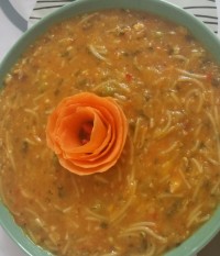 سوپ مرغ و رشته فرنگی