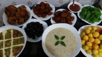 افطاری خونه مامانم از سفره نتونستم عکس بگیرم