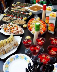 میز کلی غذا و دسر