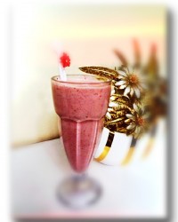 شیر توت فرنگی