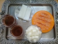 ژله-نون بربری-قند-چای-پنیر