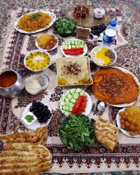 سفره افطاری خونه مامان جونم