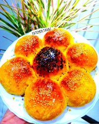 نان مخصوص رمضان تبریز با رسپی خانوم نائبی عزیز