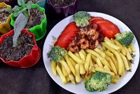 میگوی سرخ شده.