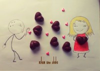 شکلات با مغز فندوق وبادام وکشمش