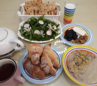 افطاری دوستای خوبم نماز روزهاتون قبول درگاه حق باشه و پیشاپیش عیدتون مبارک