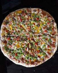 پیتزای سوسیس وقارچ اولین پیتزام تو خونه خودم