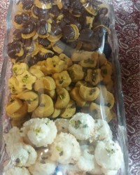 شیرینی نارگیلی و نخودچی و برشتوک❤❤❤