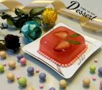 دسر ویترینی توت فرنگی