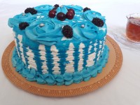 کیک اسفنجی بافیلینگ موز وگردو