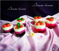 دسر سه لایه دسر خوشمزه کیک اسفنجی تزیین ژلادر