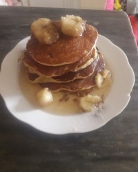 پنکیک موزبرای صبحانه کمی دیرشدتافرستادم ممنون لایک میکنید