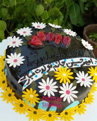 کیک توت فرنگی خامه ای