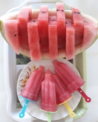 بستنی یخی آلبالویی