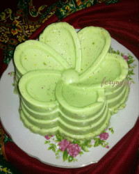 دسر فرنی پسته ای