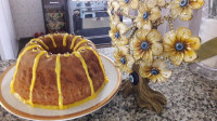 کیک گلاب و زعفران با سس مخصوص