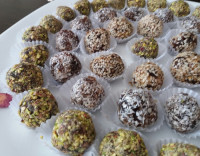 توپ های خرمایی خوشمزه ومقوی