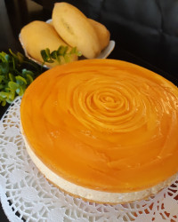 کیک موس انبه خامه ای