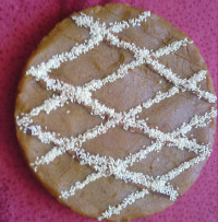 حلوا ارد برنج در کنار گل ?