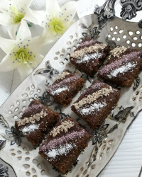 خاگینه گل سرخ