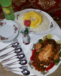 برنج ومرغ شکم پر