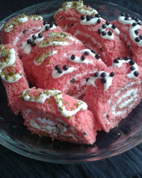 رولت مخملی قرمز و خامه نعنایی