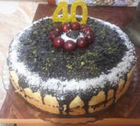 کیک تولد مامان جونم جایه دوستان خالی