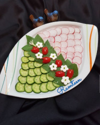 کاناپه گوجه فرنگی و پنیر