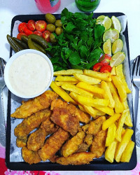 فیله سوخاری مرغ و سیب زمینی فست فودی