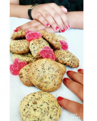 شیرینی پفکی کنجدی