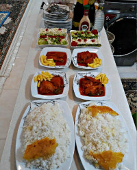 چلوخورشت مرغ سالاد