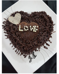 کیک شکلاتی با تزیین گاناش