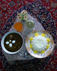 قرمه سبزی وخوراک مرغ...