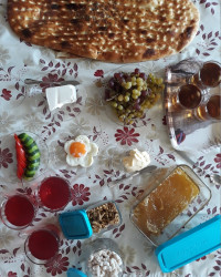 صبحانه درکنار عزیزانم با نیمرو قالبی