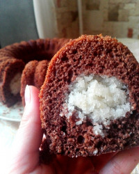 کیک سورپرایز نارگیلی