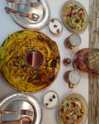 غذای من در ظروف مسی