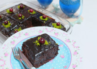 کیک خیس آلبالویی