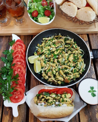 شاورمای مرغ با سس طحینه??