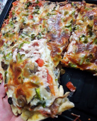 پیتزا مخلوط با خمیر نون بربری