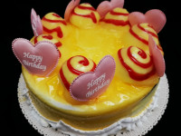 اولین کیک خامه ایی من واسه تولد مادرشوهر