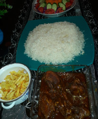 خورشت مرغ ناردونی با سالاد خوشکلم