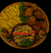 مرغ وسیب زمینی سرخ شده