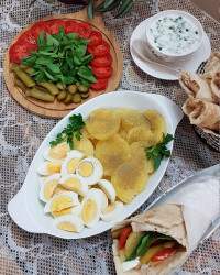 ساندویچ سیب زمینی و تخم مرغ