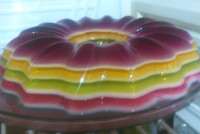 ژله رنگین کمان و سالاد فصل