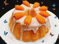 کیک هویج با سس شکلات سفید